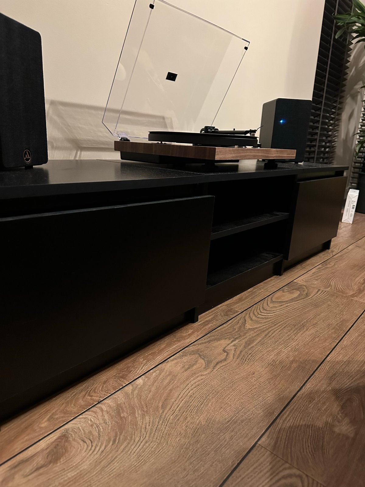 Zwart kastje / TV meubel, Ophalen, Overige materialen, Gebruikt, 100 tot 150 cm