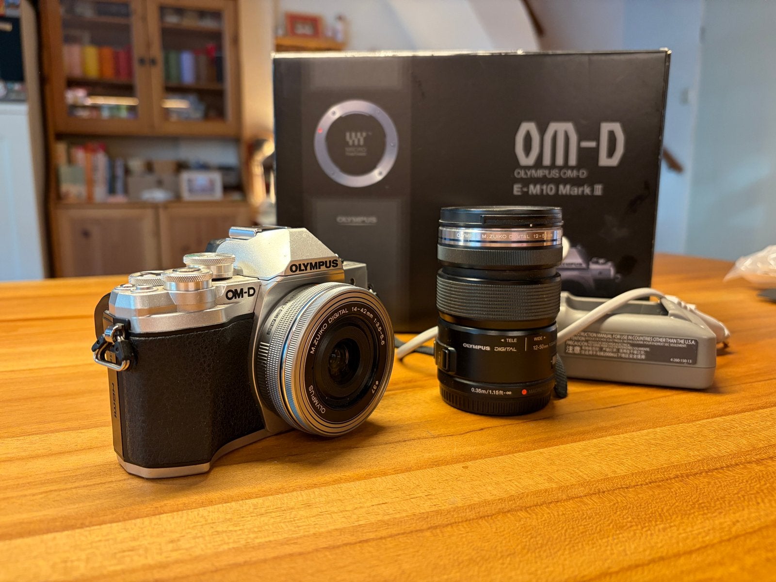 Olympus OM-D E-M10 Mark III Systeemcamera met 2 lenzen, Audio, Tv en Foto, Ophalen, Olympus, Accu, 8 keer of meer