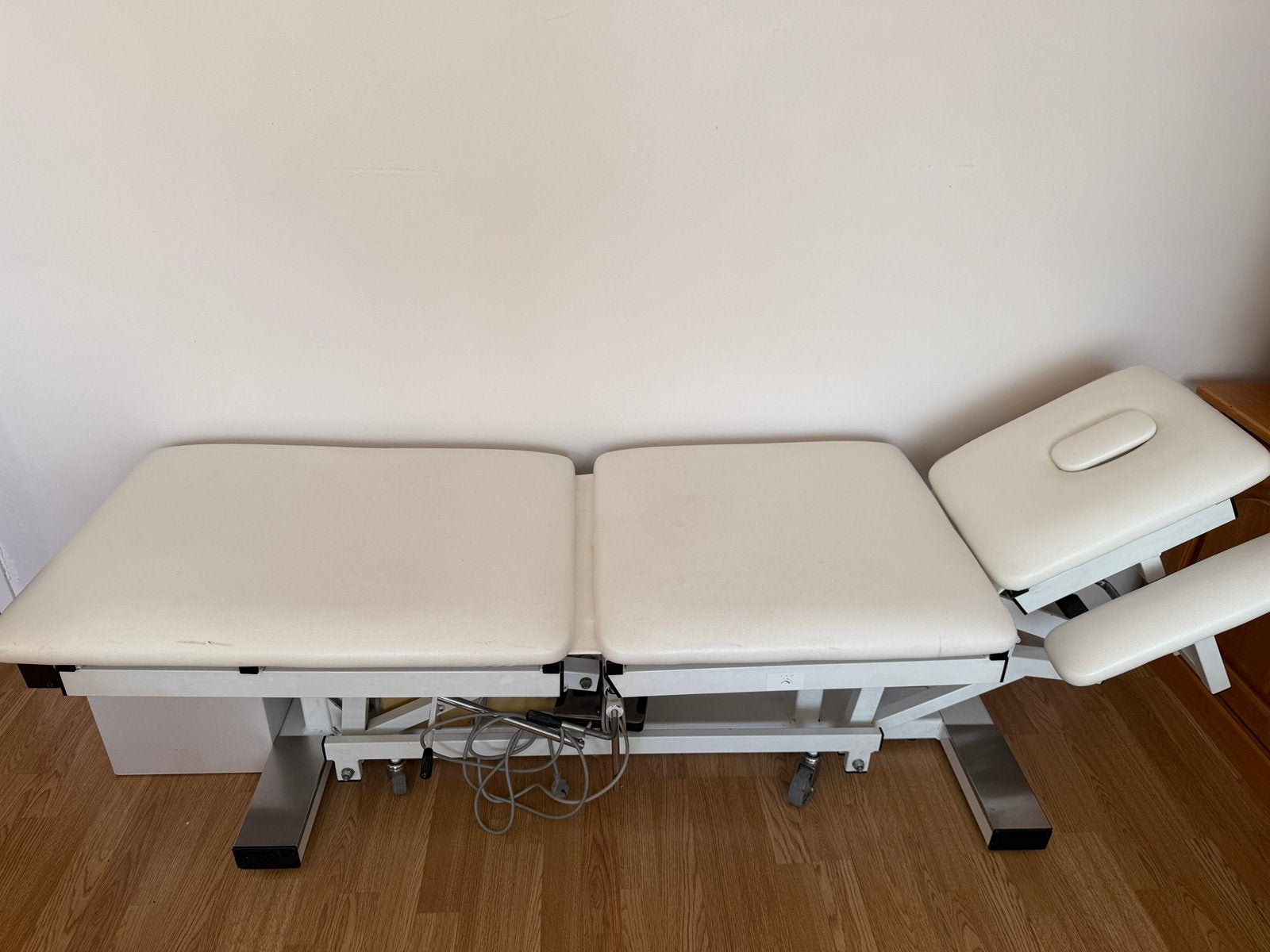 Elektrische massage tafel, Ophalen, Zo goed als nieuw, Massagetafel
