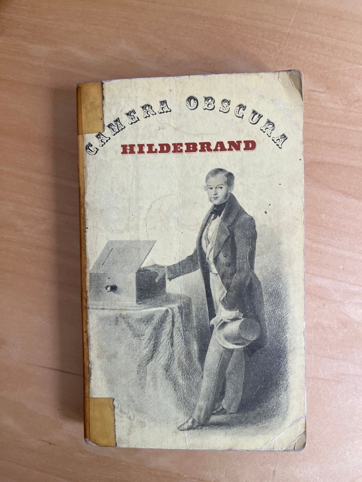 Camera Obscura - Hildebrand (Oude Editie), Ophalen of Verzenden, Gelezen, Nederland