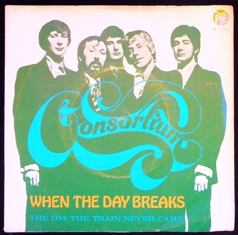 Consortium ‎– When The Day Breaks 7" Holland w/PS, Gebruikt, Pop, 7 inch, Beschermende buitenhoes