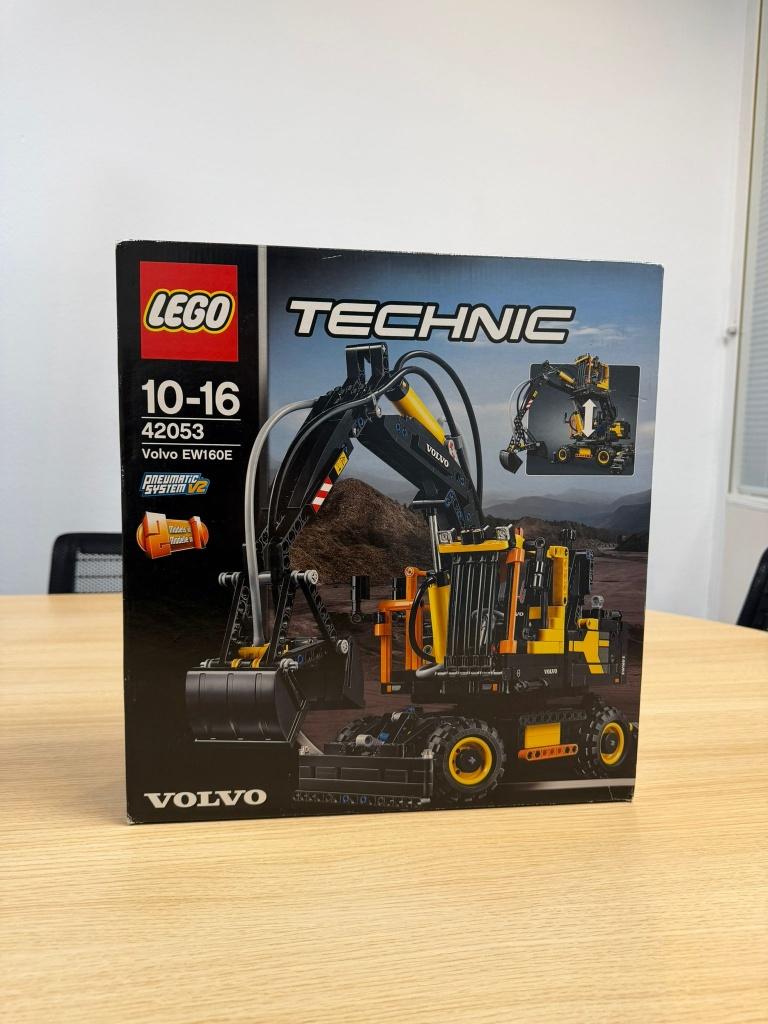 LEGO Technic Volvo EW160E - 42053 Nieuw in doos, Lego, Nieuw, Ophalen of Verzenden, Complete set