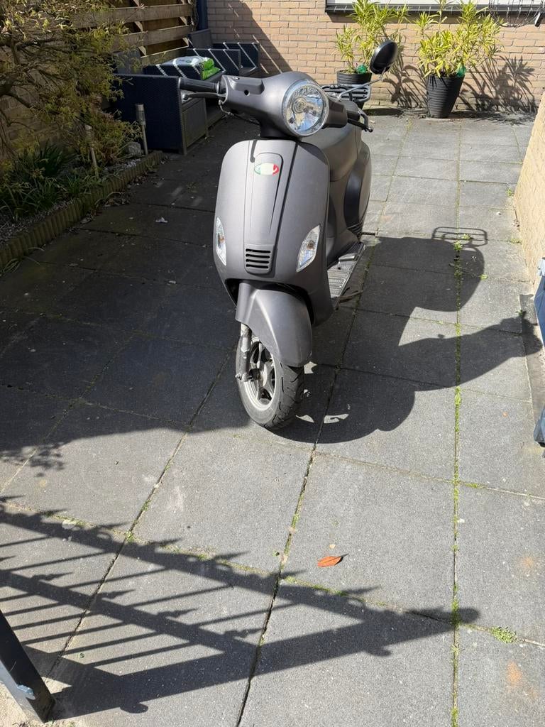 Iva lux 50 scooter, Fietsen en Brommers, Snorfietsen en Snorscooters, Ophalen, Gebruikt, Benzine, Overige merken