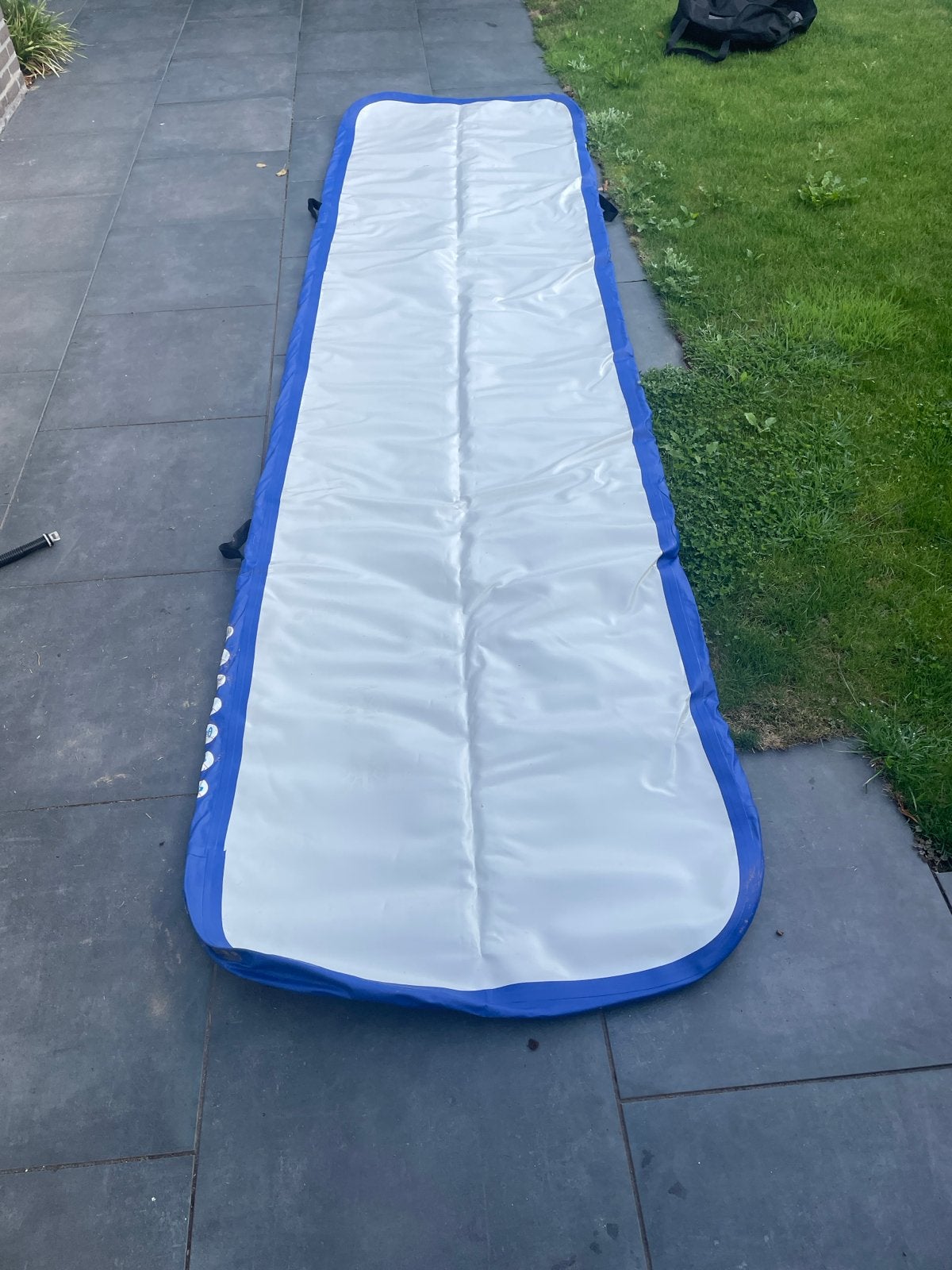 Airtrack 4x1m, 10cm hoog met handpomp en tas, Sport en Fitness, Ophalen, Zo goed als nieuw, Blauw, Materiaal