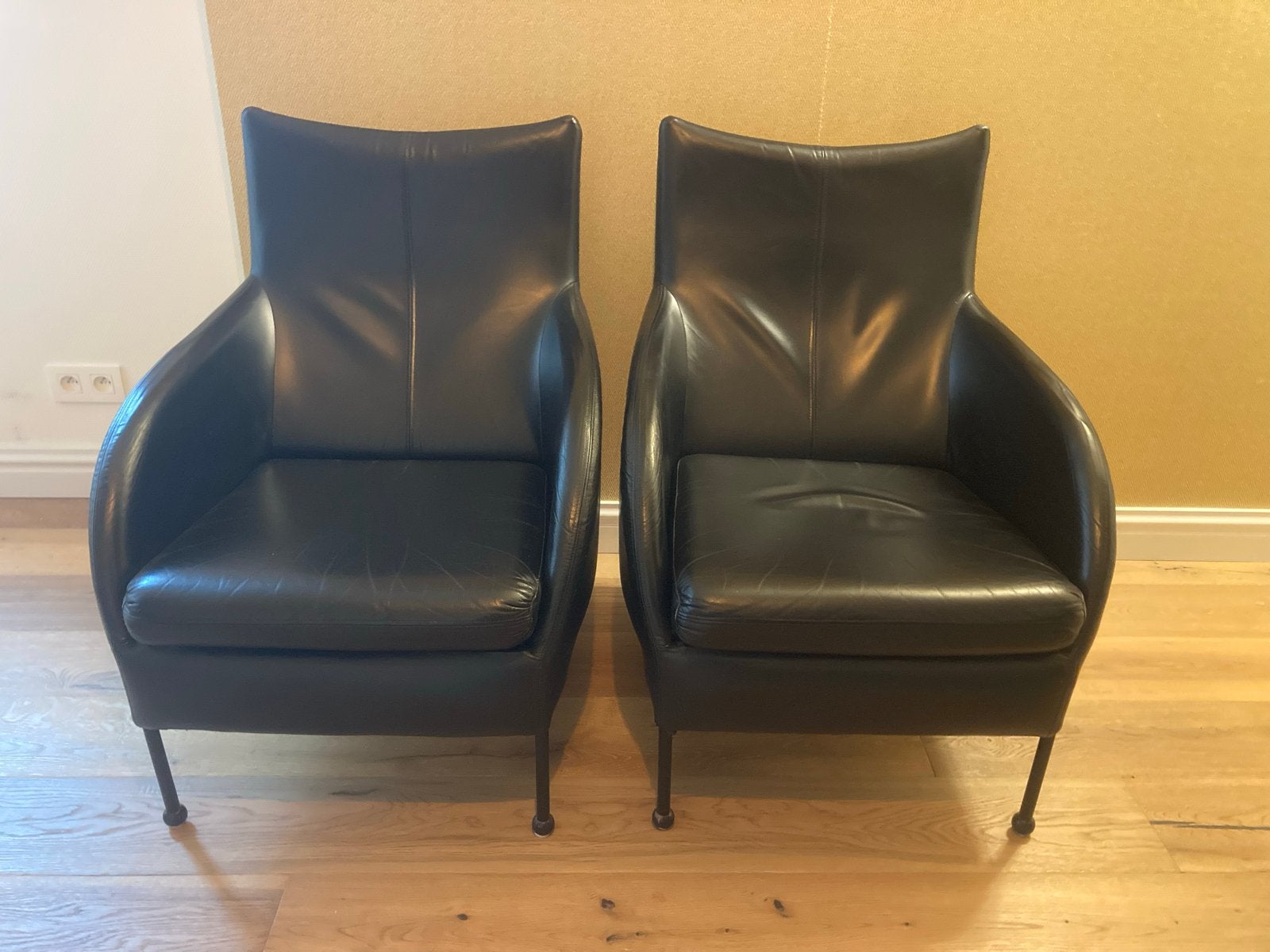 Twee zwarte leren fauteuils, Ophalen, Gebruikt, Leer
