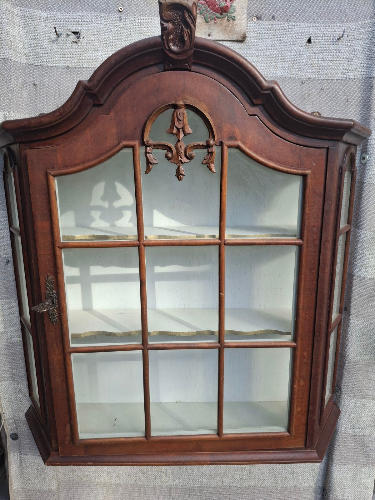Antiek vitrinekastje met sleutel - 70x68x13 cm, Ophalen, Glas, 50 tot 100 cm, Minder dan 25 cm