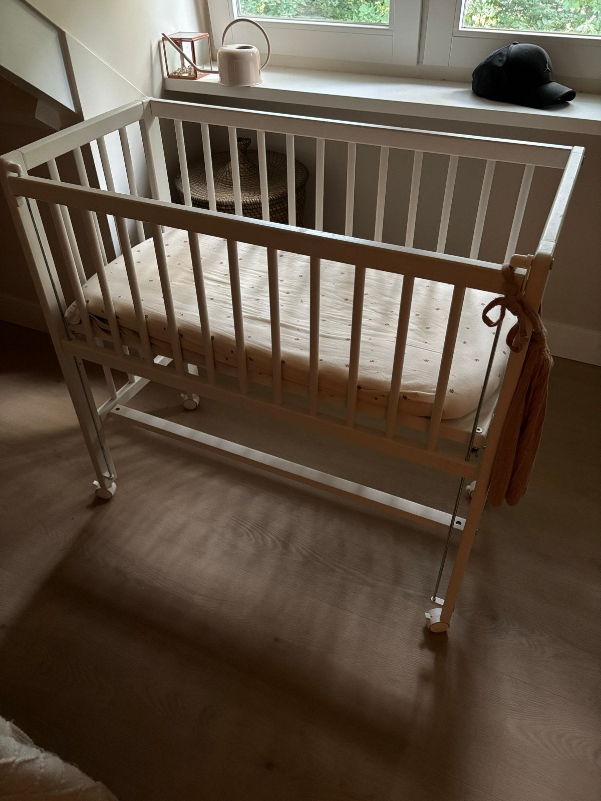 Wit co-sleeper ledikant met matras, Ophalen, Zo goed als nieuw, Ledikant