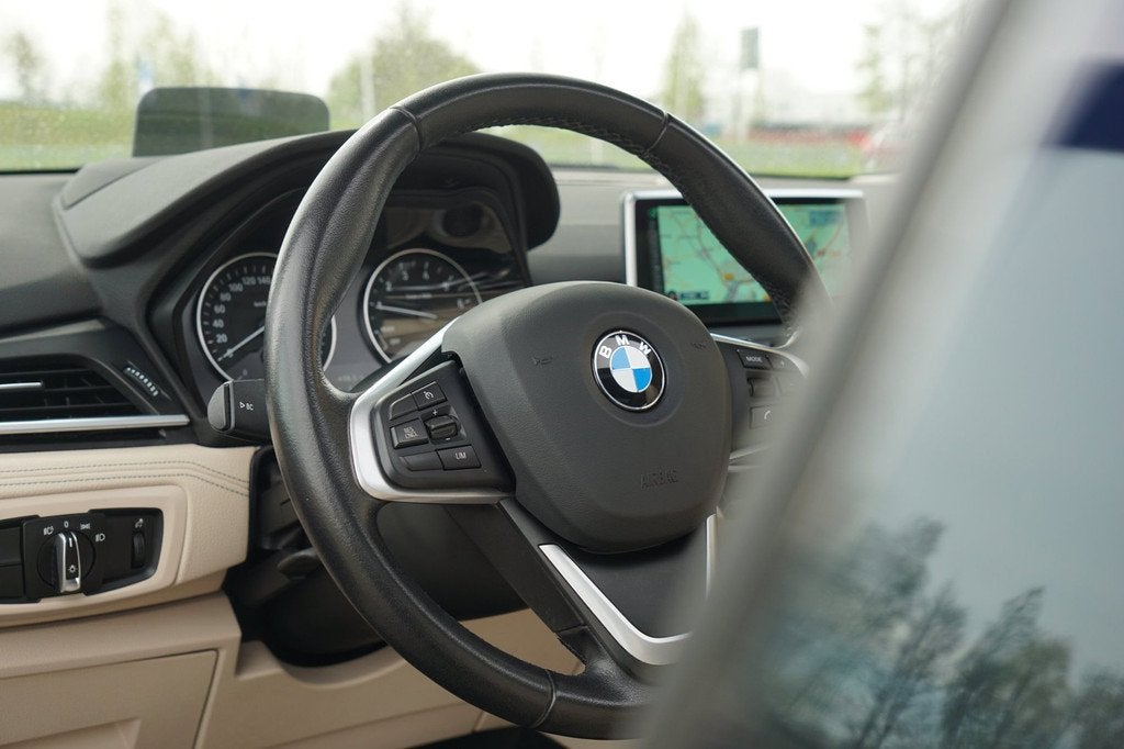 BMW 2-serie Active Tourer 218i High Executive AUT | / | Schu, Auto's, BMW, 1345 kg, 136 pk, Gebruikt, Blauw