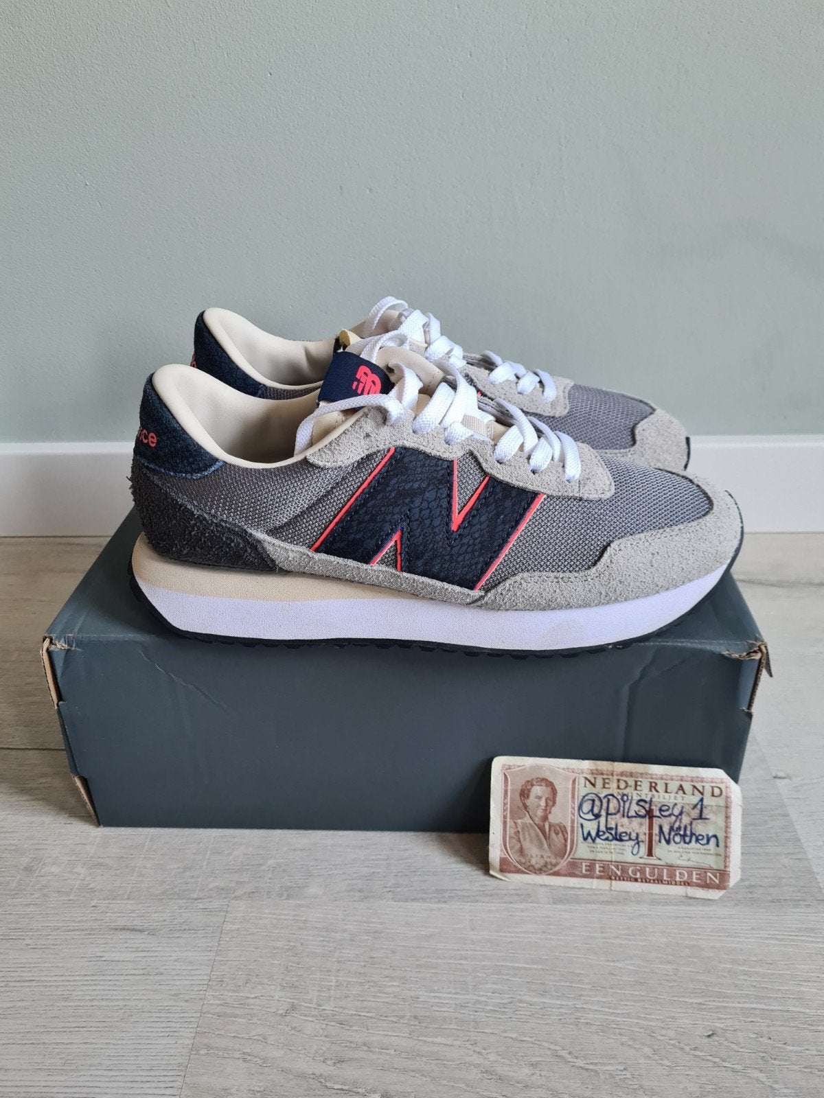 New balance x SNS " sneakers n stuff" Size 8 - EU 41 1/2, Ophalen of Verzenden, Zo goed als nieuw