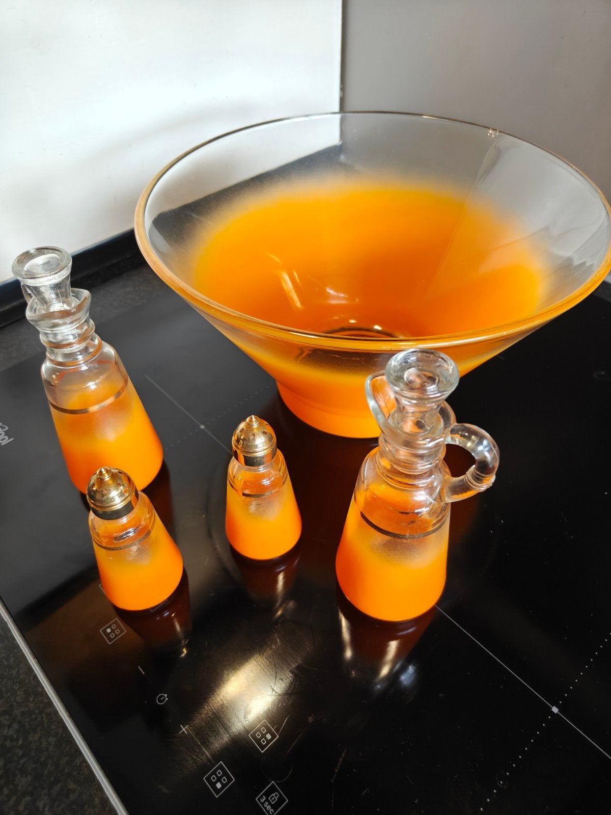 Vintage Oranje Glazen Olie en Azijn Set met Kom, Ophalen of Verzenden