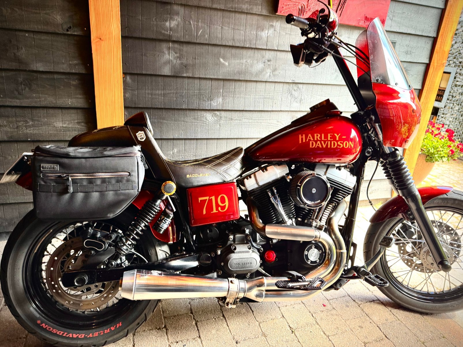 Zeer speciale Dyna candy apple/ clubstyle/ regelbare Bassani, Particulier, 2 cilinders, Chopper