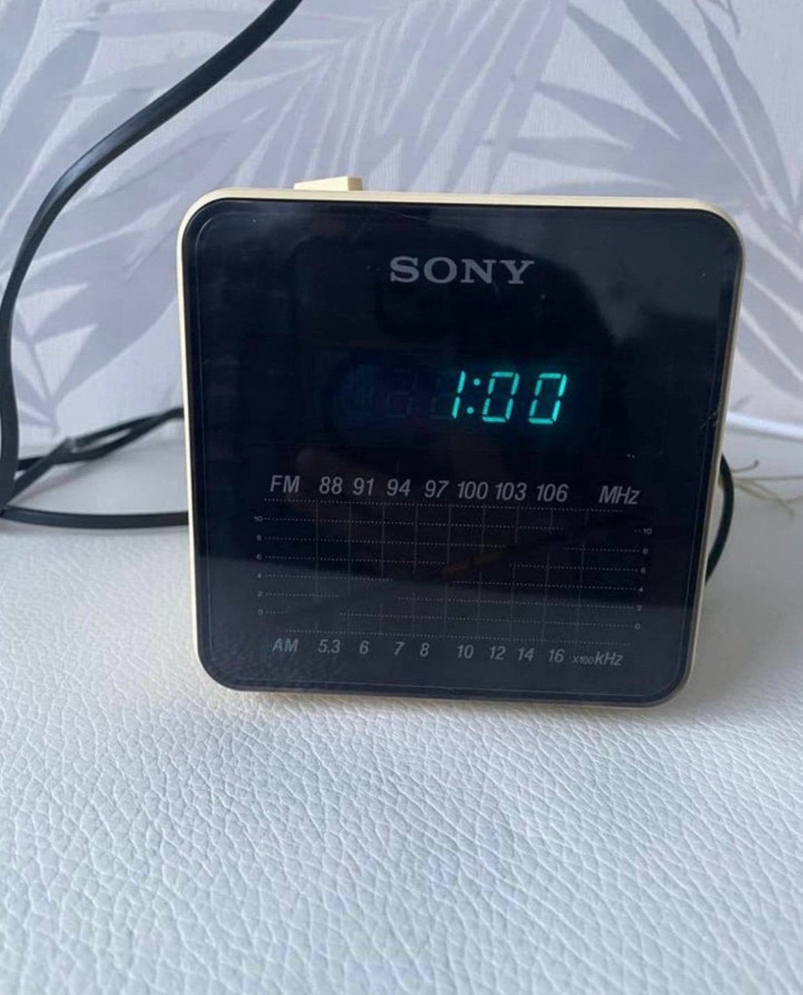 Vintage Sony  Wekkerradio AM/FM, Ophalen, Zo goed als nieuw