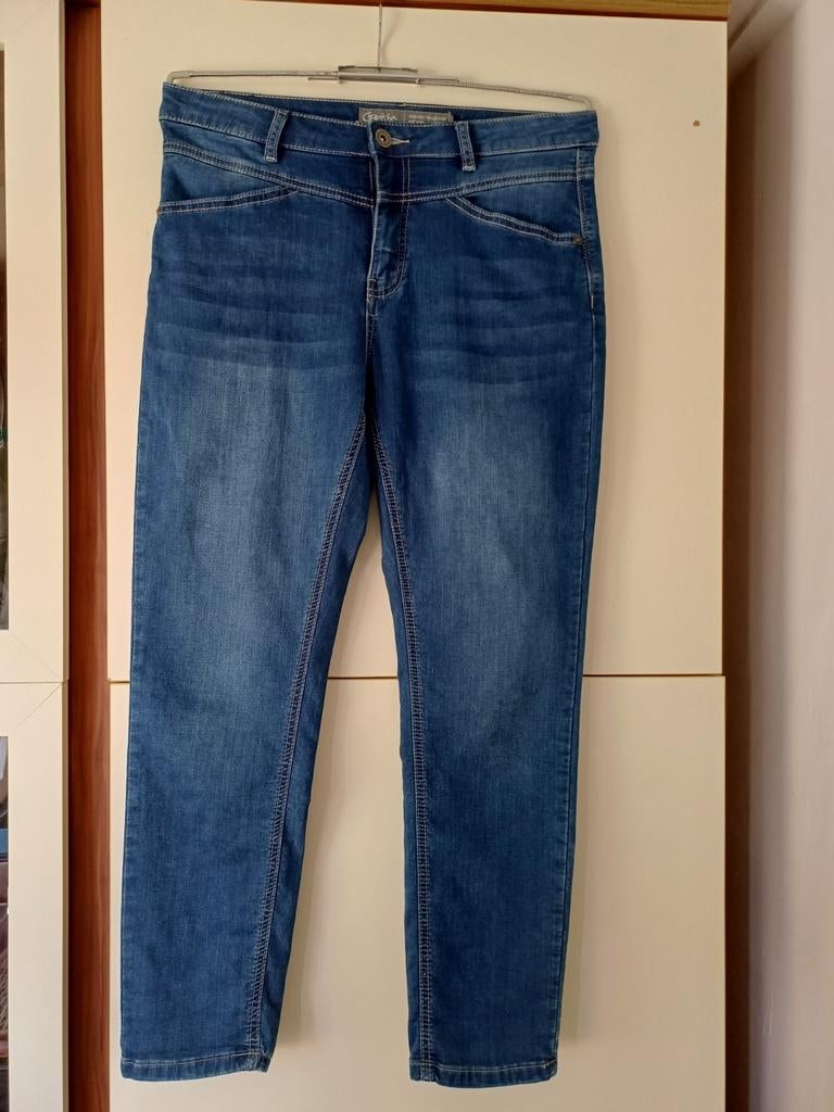 Prachtige GEISHA JEANS, Ophalen of Verzenden, Zo goed als nieuw, Blauw, W30 - W32 (confectie 38/40)