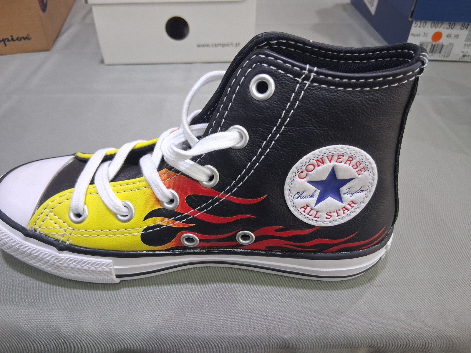 Converse All Star Chuck Taylor vlammen maat 30, Converse, Jongen of Meisje, Schoenen, Nieuw
