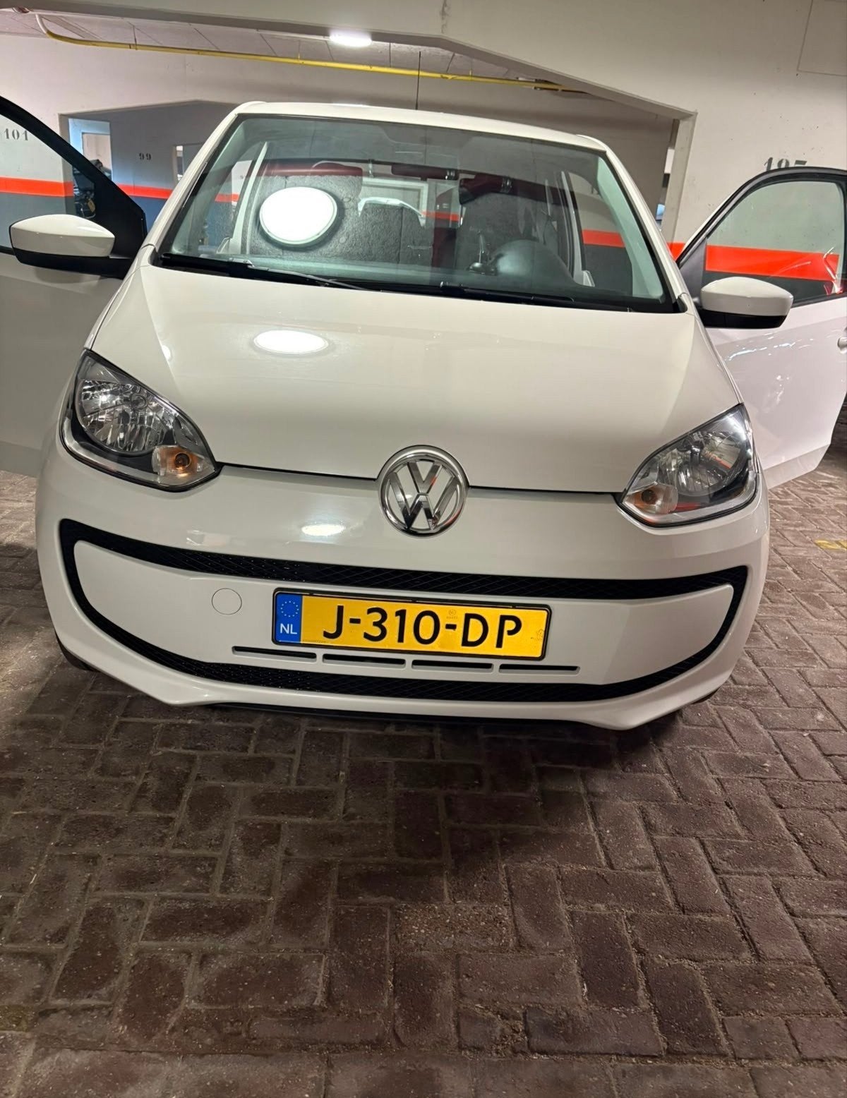 Volkswagen Up! 1.0 2013 | Airco | Elek. ramen | APK 06-2027, Voorwielaandrijving, Up!, 4 stoelen, Wit