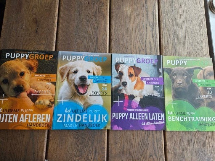 Puppy Opvoedboeken - Het Ultieme Puppy Handboek (4 delen), Ophalen of Verzenden, Zo goed als nieuw, Honden, Diverse experts