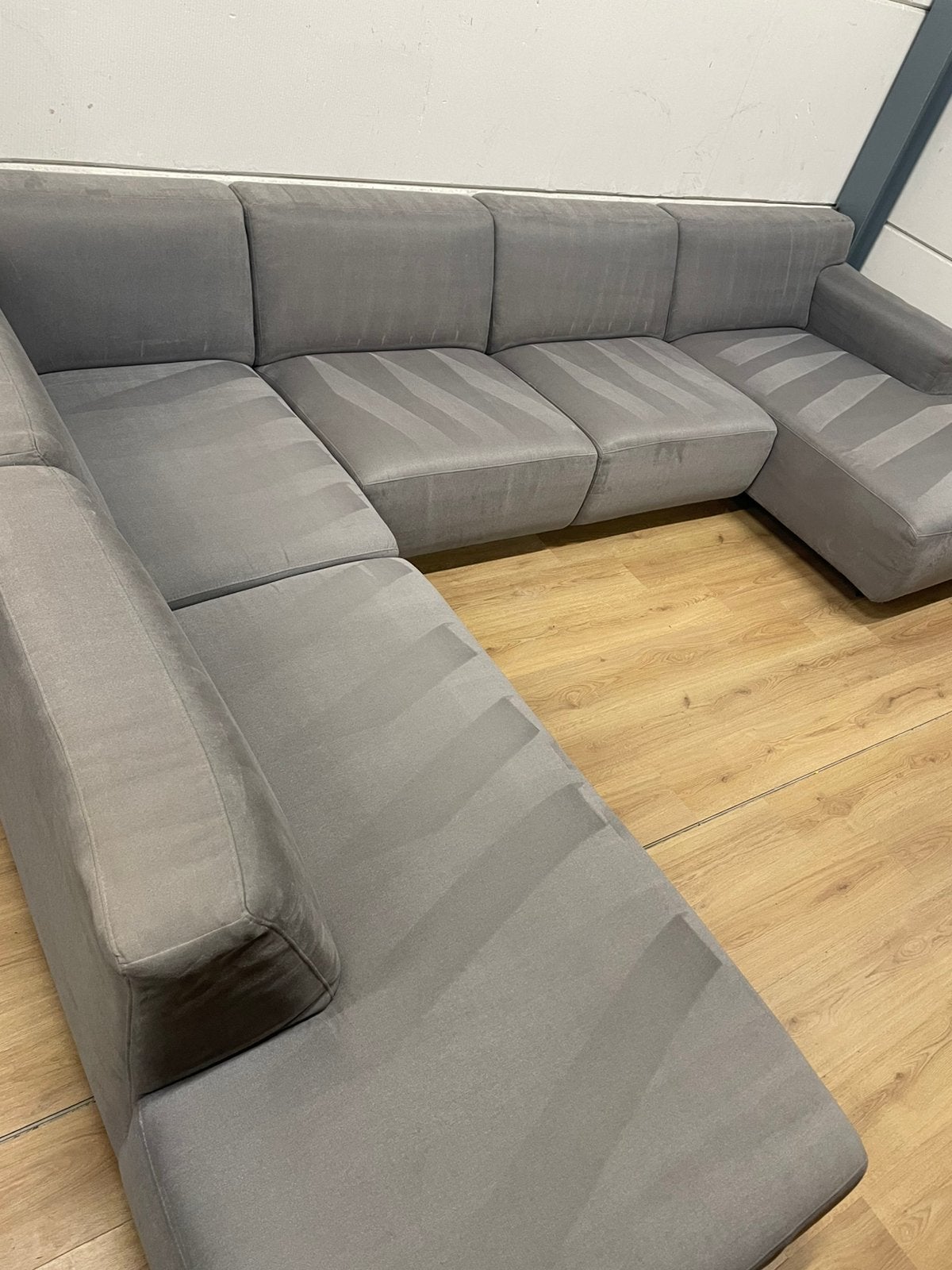 Mooie luxe grote suede grijze montel hoekbank - GEREINIGD!!!, Huis en Inrichting, Ophalen, Luxe, Hoekbank, 300 cm of meer