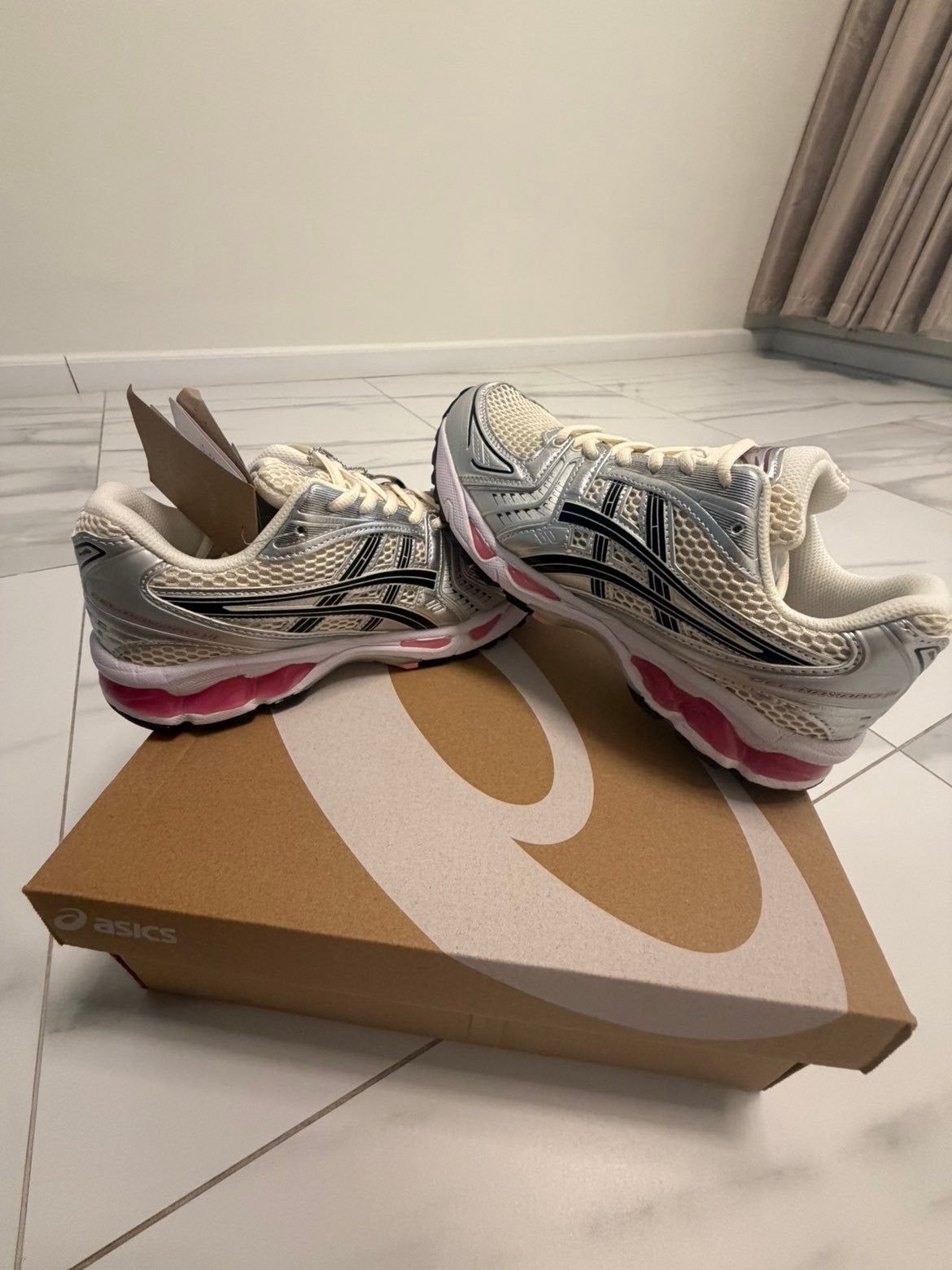 Asics kayano 14, Sport en Fitness, Hardloopschoenen, Nieuw, Ophalen of Verzenden, Overige sporten