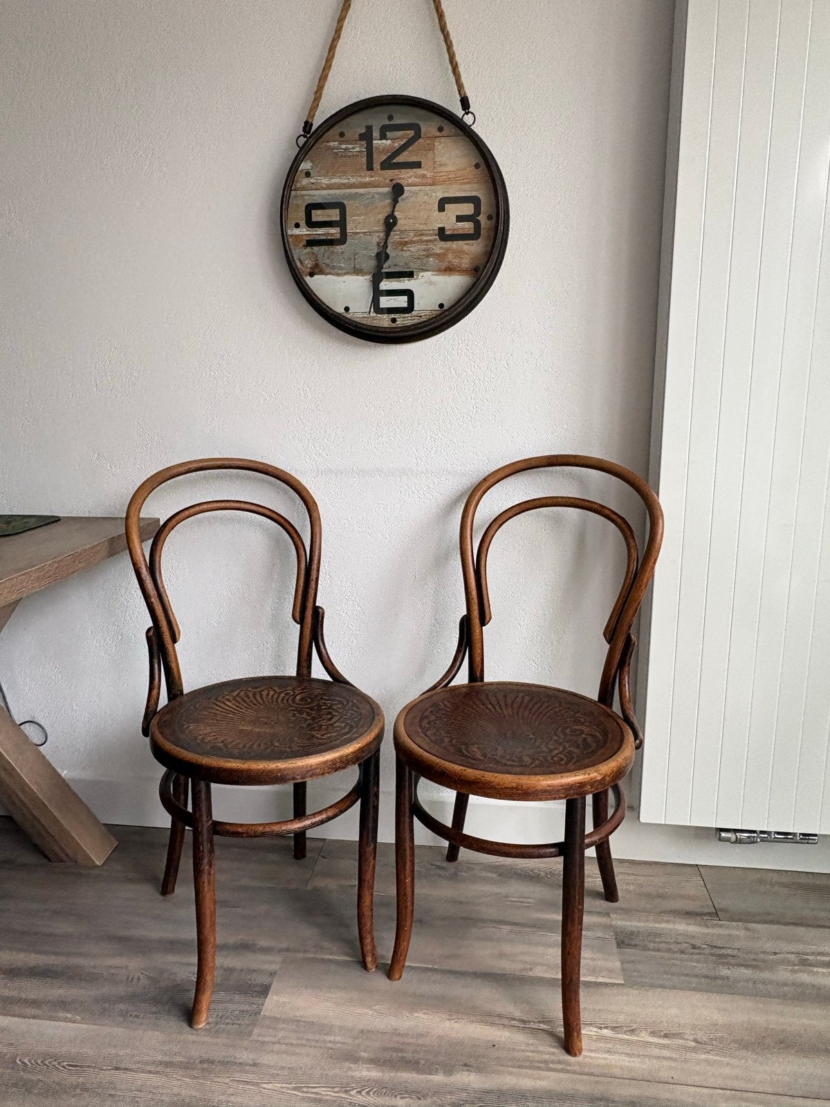 2 antieke Thonet No 14 stoelen - geperste zitting S-, Ophalen