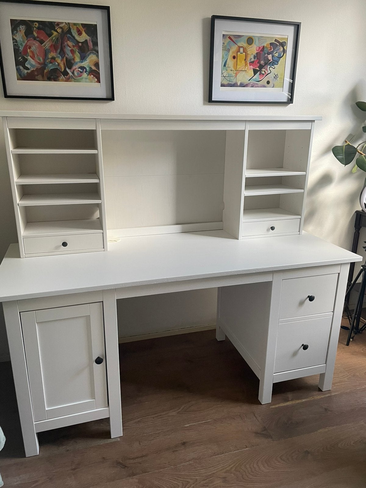 Hemnes bureau met bovenstuk, Ophalen, Zo goed als nieuw