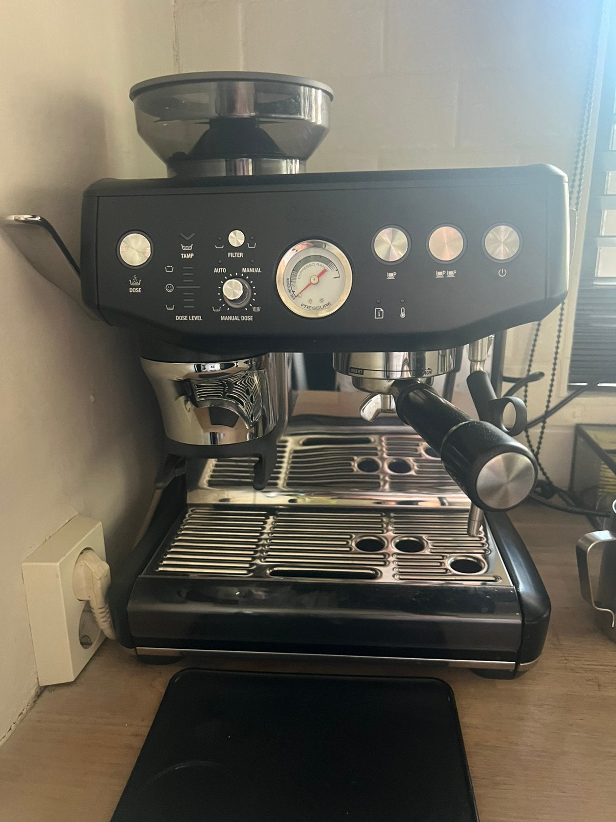 Sage Barista Express Impress  Black Truffle + accessoires, Witgoed en Apparatuur, Koffiezetapparaten, Ophalen of Verzenden, Zo goed als nieuw