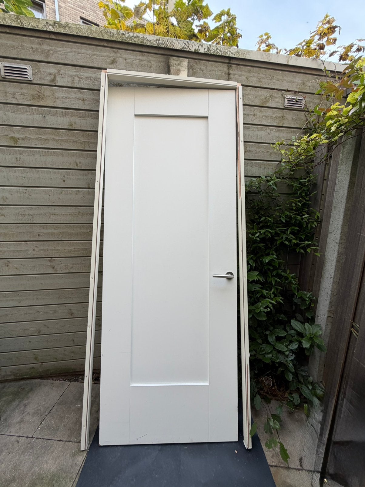 Deur en kozijn - Gratis!, Doe-het-zelf en Verbouw, Deuren en Horren, Ophalen, Zo goed als nieuw, Binnendeur, 200 tot 215 cm