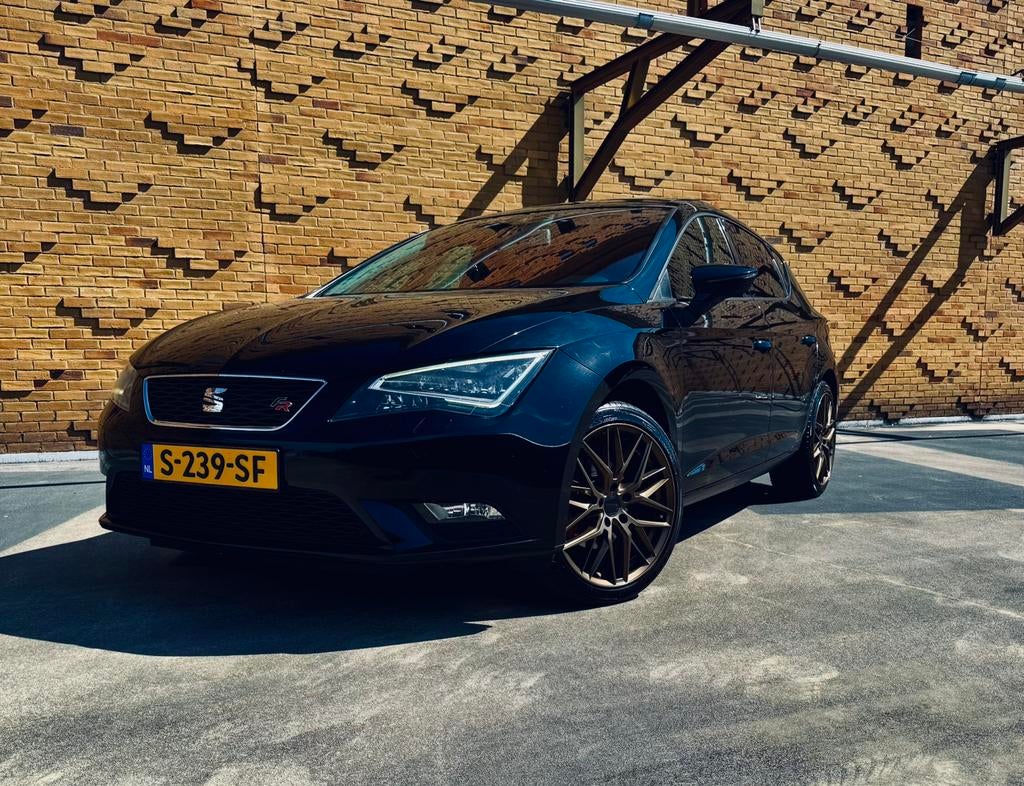 Seat Leon 1.4 TSI 90KW 2013 Zwart. APK 04-27, Auto's, Voorwielaandrijving, Zwart, 4 cilinders, Leon