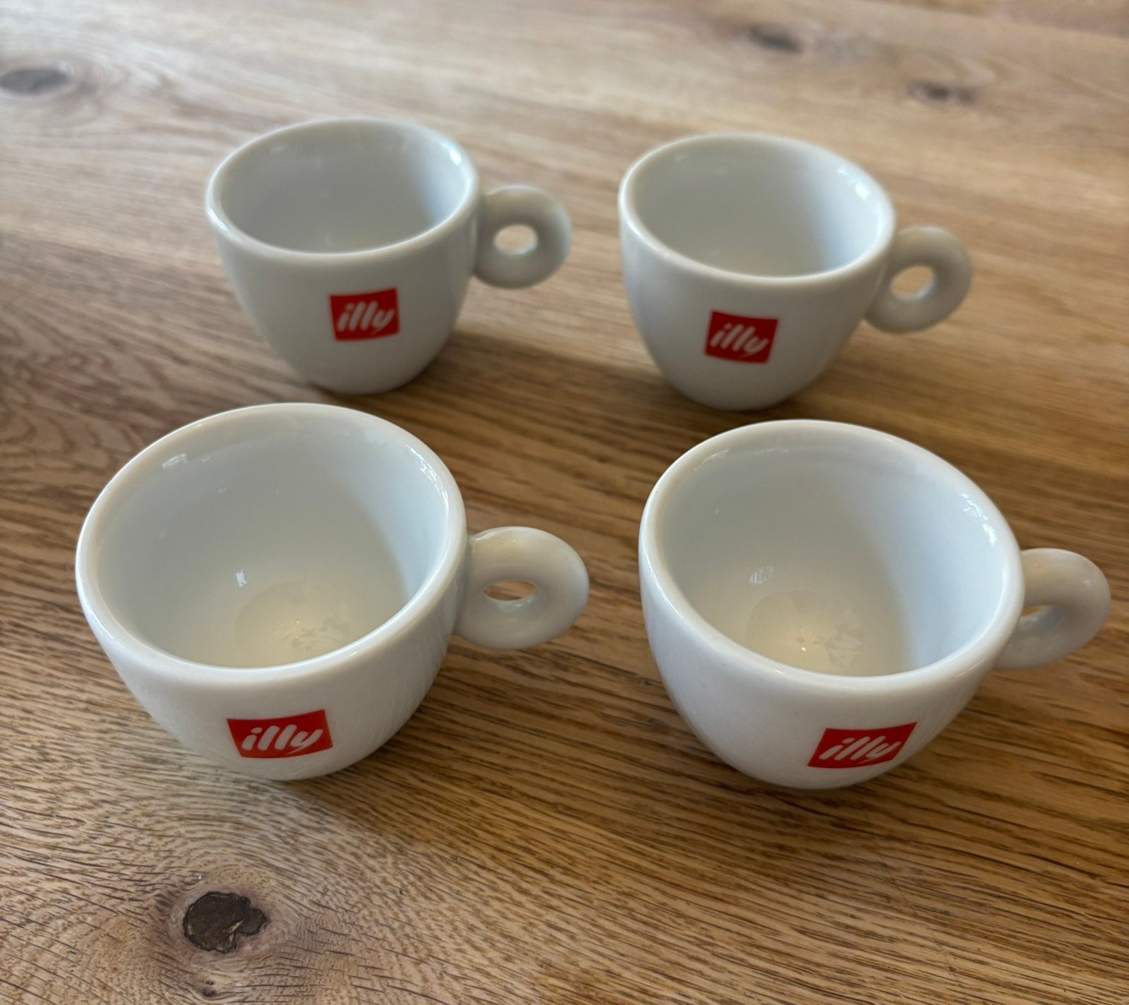 Vier Illy espressokopjes, Ophalen of Verzenden, Zo goed als nieuw, Kop(pen) en/of Schotel(s), Porselein