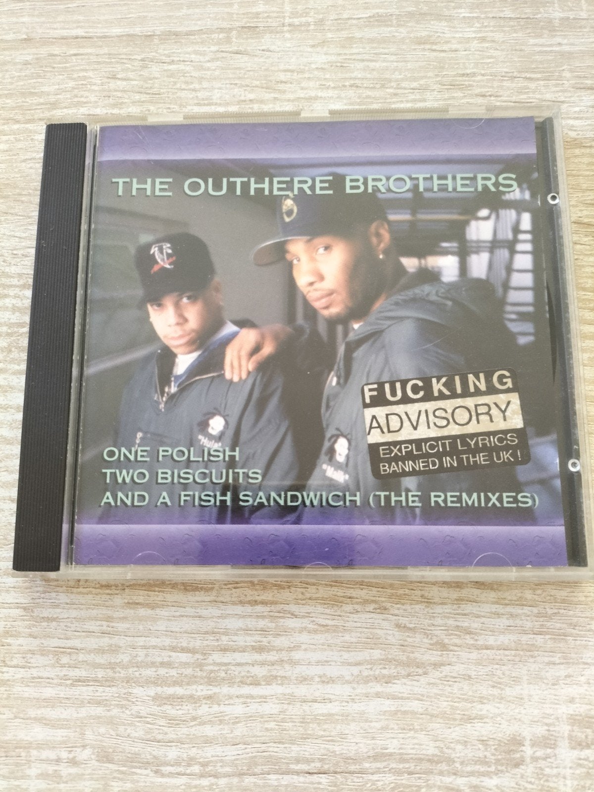 The outhere brothers - 1 polish 2 biscuits & a fish sandwich, Ophalen of Verzenden