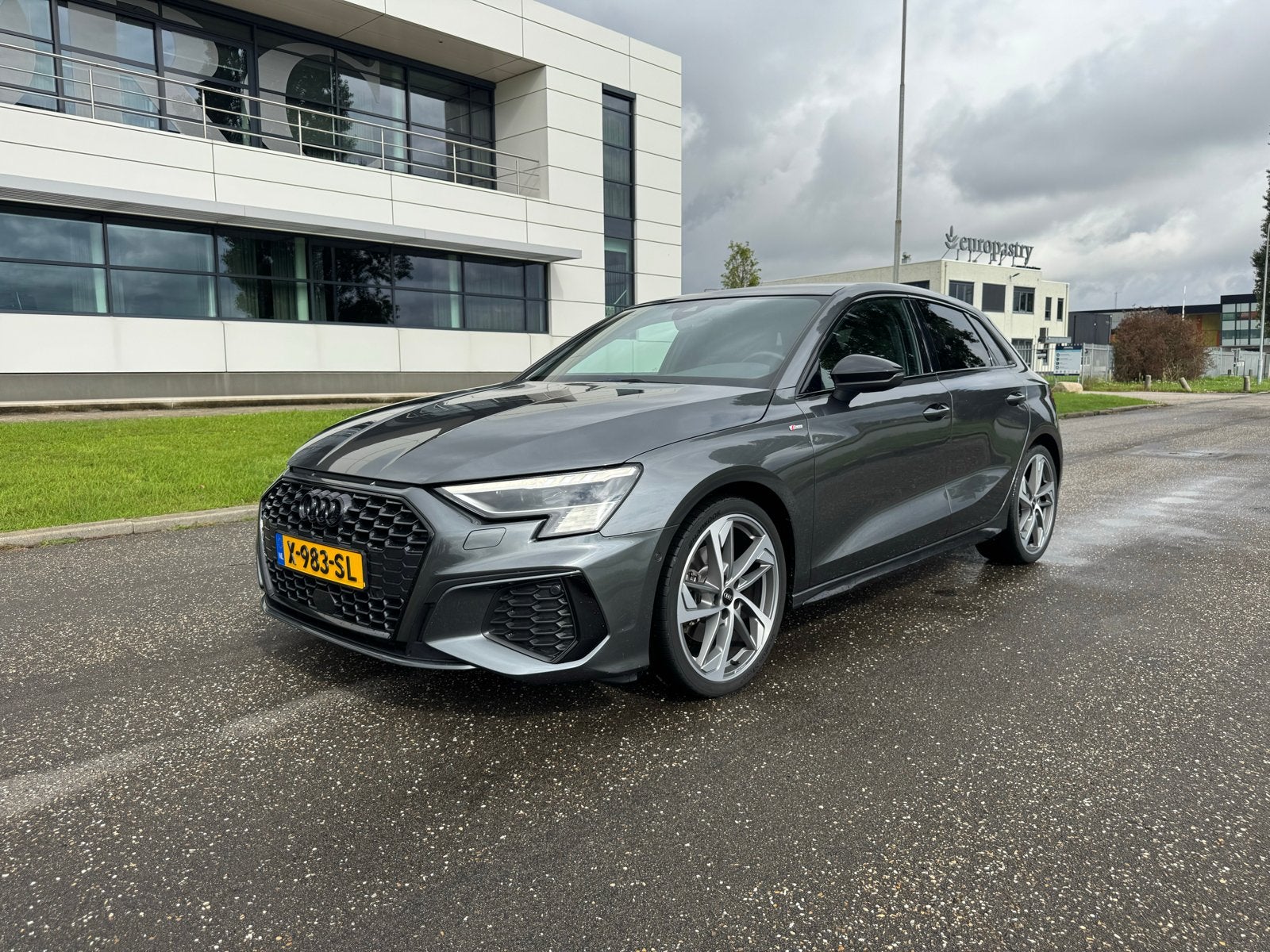Audi A3 Sportback35TFSI S-Line|PANO|MATRIX|APPLE|BLACK OPTIC, 1498 cc, 1295 kg, 4 cilinders, 690 kg