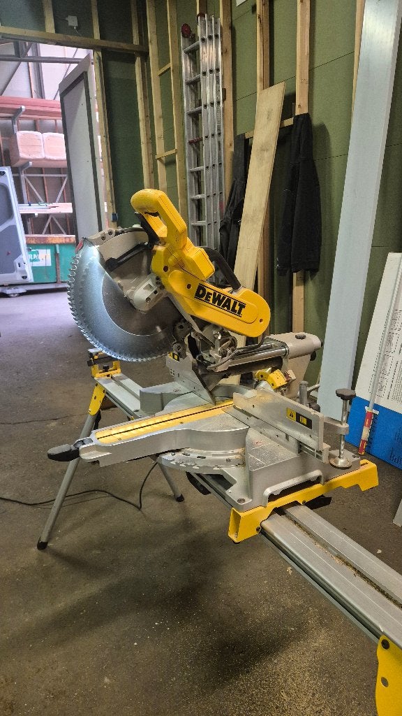 De walt afkortzaag, Doe-het-zelf en Verbouw, Gereedschap | Zaagmachines, Ophalen, Gebruikt, Afkortzaag, 1200 watt of meer