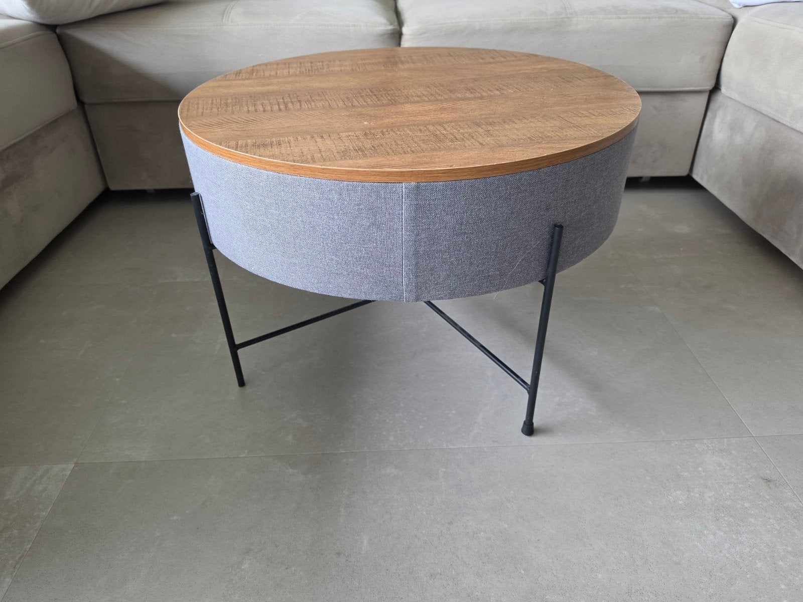Ronde salontafel met opbergruimte, Huis en Inrichting, Tafels | Salontafels, Overige materialen, Rond, Zo goed als nieuw, 5 – 50