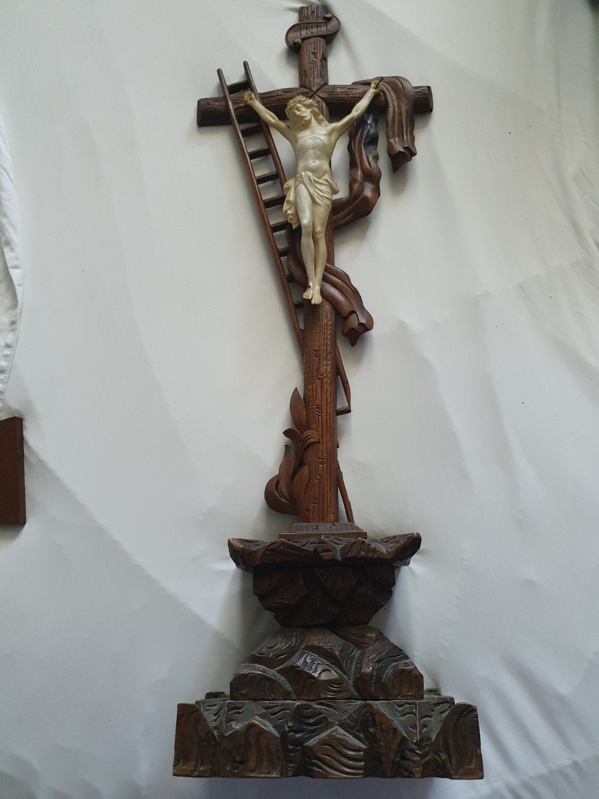 Antiek houten kruisbeeld met Christusfiguur, Ophalen of Verzenden