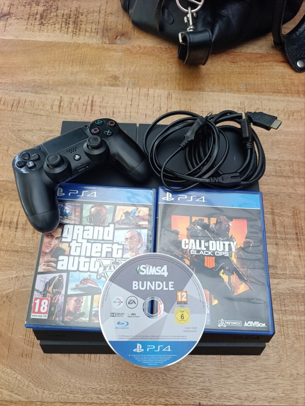 PlayStation 4 incl. GTA 5, COD, SIMS, controller, HDMI kabel, Ophalen, Met 1 controller, Original, Gebruikt