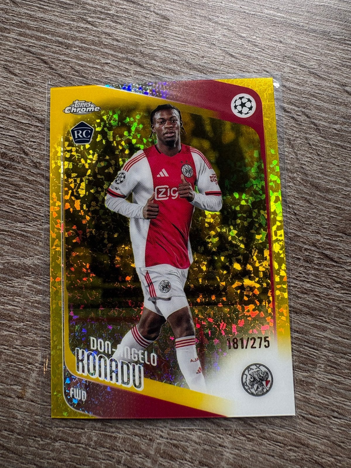 Don-Angelo Konadu Topps Chrome RC Goud Refractor 181/275, Verzamelen, Sportartikelen en Voetbal, Ophalen of Verzenden, Zo goed als nieuw
