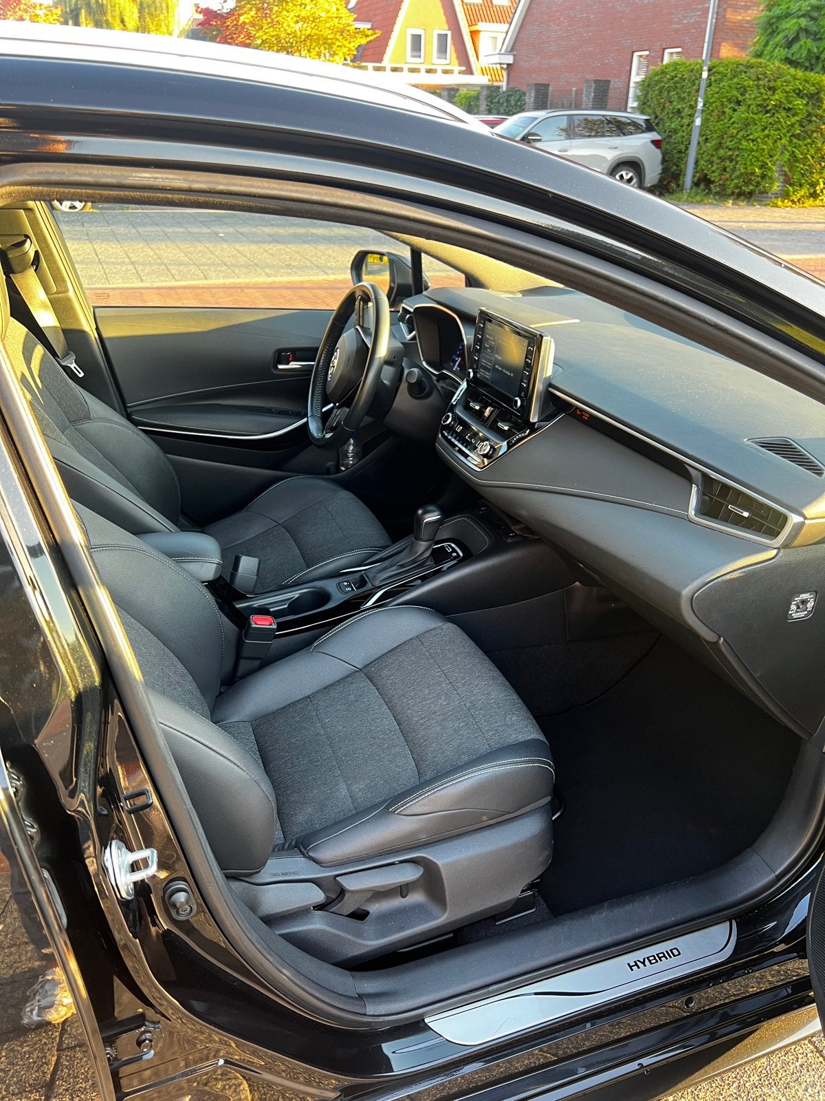 Foto 11 van Toyota Corolla TS 1.8 Hybrid 122pk CVT 2021 Zwart