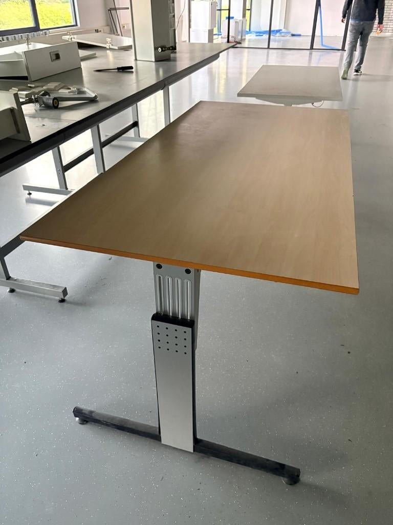 In hoogte verstelbaar bureau 180x90 cm Kembo, Ophalen, Zit-sta bureau, Gebruikt, Spaanplaat of MDF