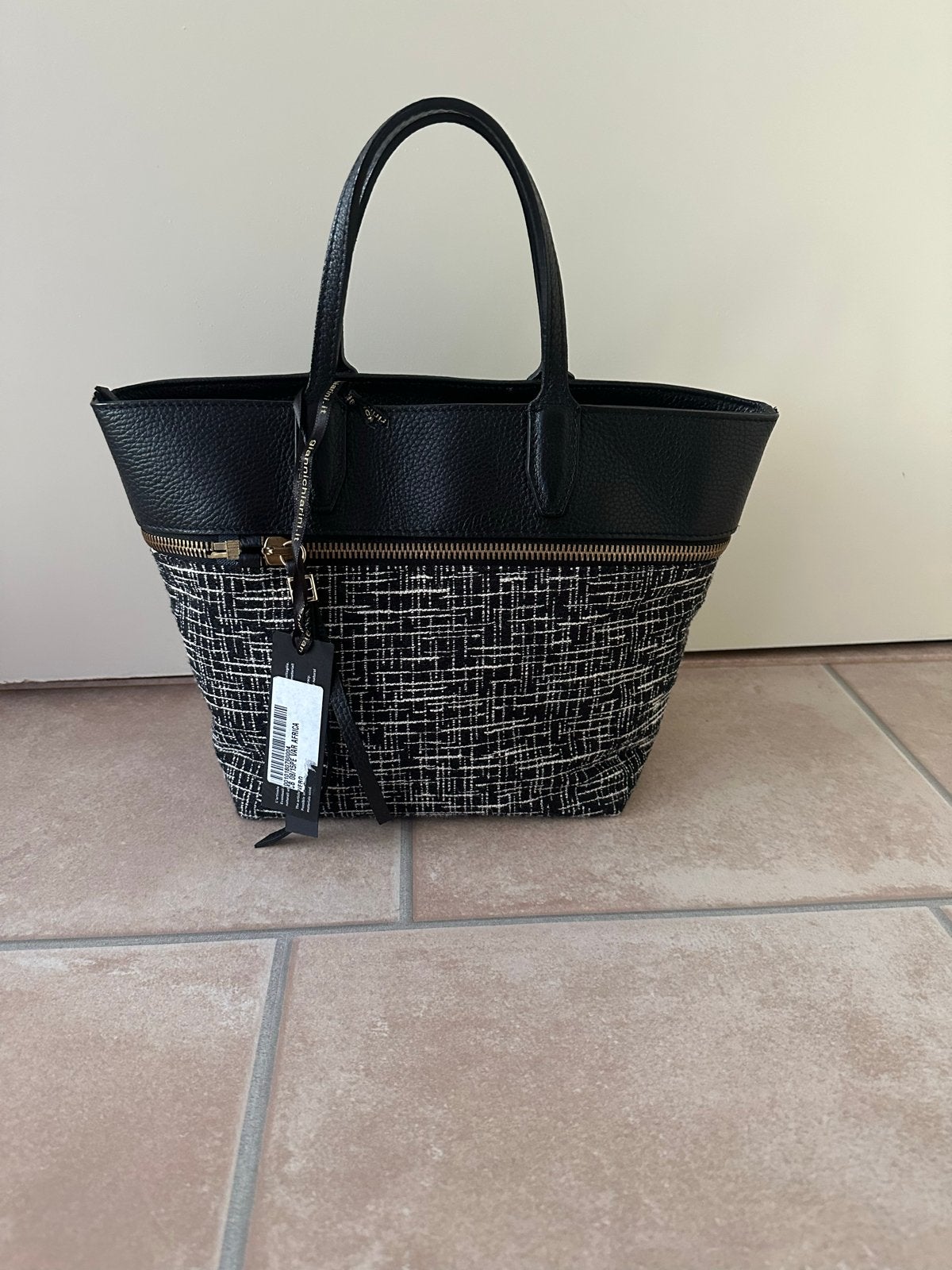Gianni Chiarini zwarte handtas met tweed detail nieuw!, Sieraden, Tassen en Uiterlijk, Tassen | Damestassen, Ophalen of Verzenden