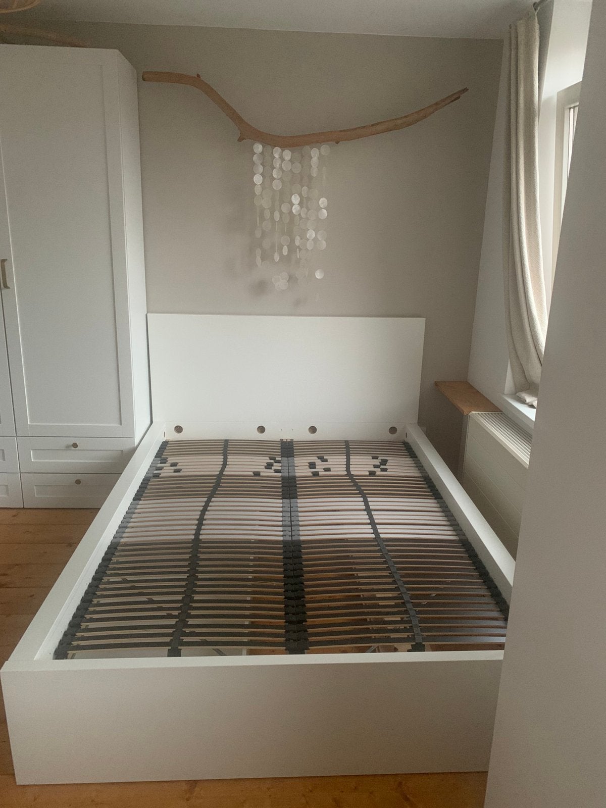 Mooi Ikea bed (140) met goede lattenbodems en schuiflades, Ophalen, Wit, Tweepersoons, 140 cm
