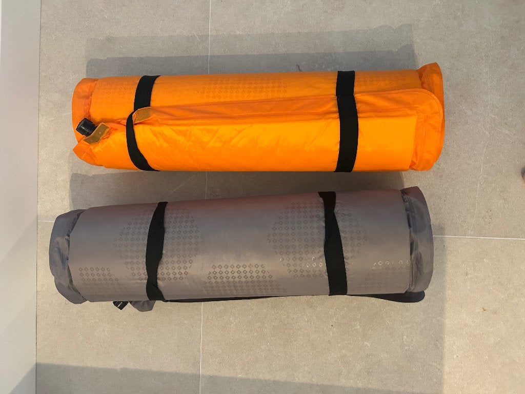 Kampeer luchtbedjes (2x) zelfopblaasbaar Crivit, Caravans en Kamperen, Ophalen, Ingebouwde pomp, Zo goed als nieuw, 1-persoons