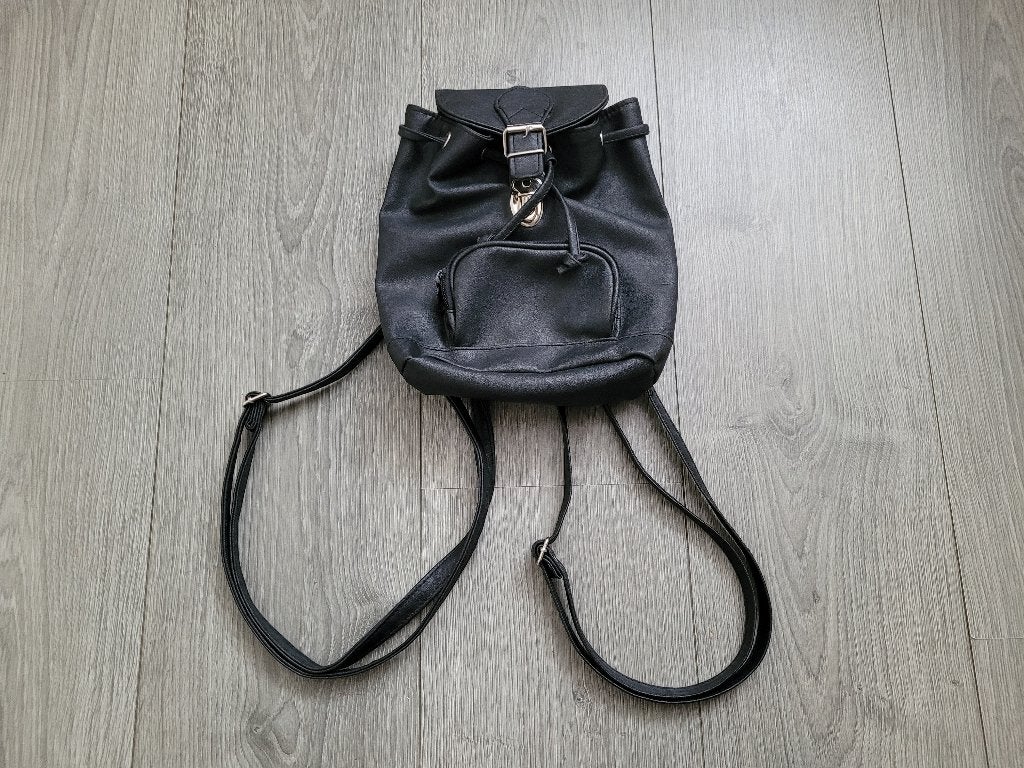 Klein zwart rugzakje ~ MM2901, Ophalen of Verzenden, Gebruikt