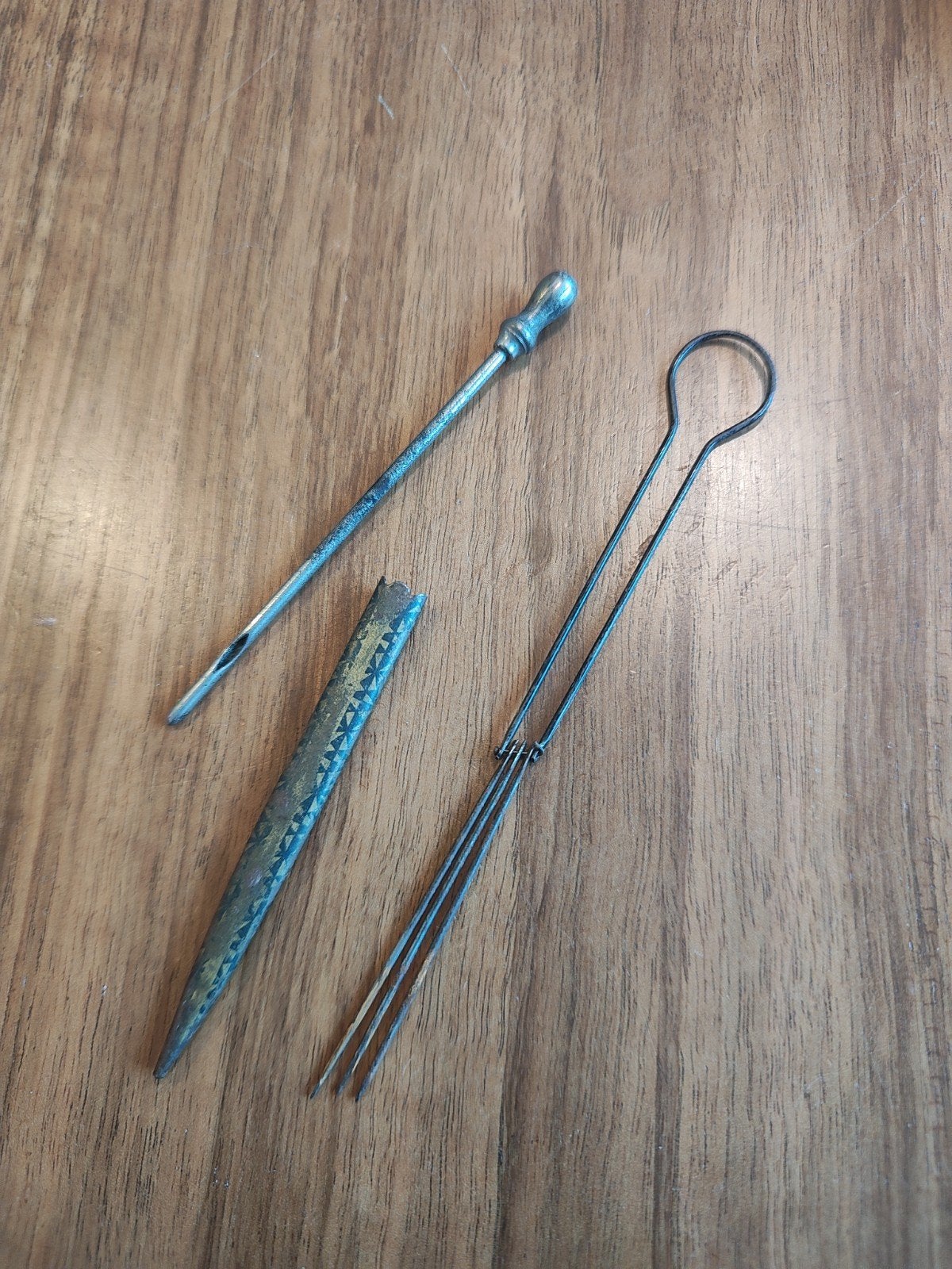 Vintage Naaigereedschap: Naaldenkoker & Elastiekdoorhaler, Ophalen of Verzenden