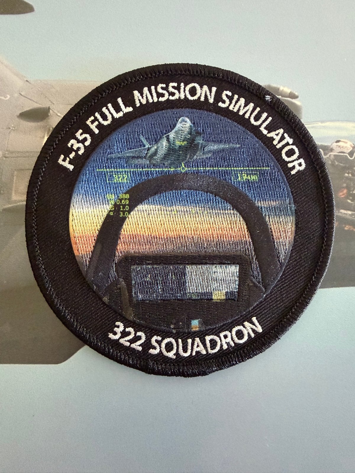 F-35 Full Mission Simulator 322 Squadron Patch Rnlaf, Verzamelen, Ophalen of Verzenden, Luchtmacht, Nederland, Embleem of Badge