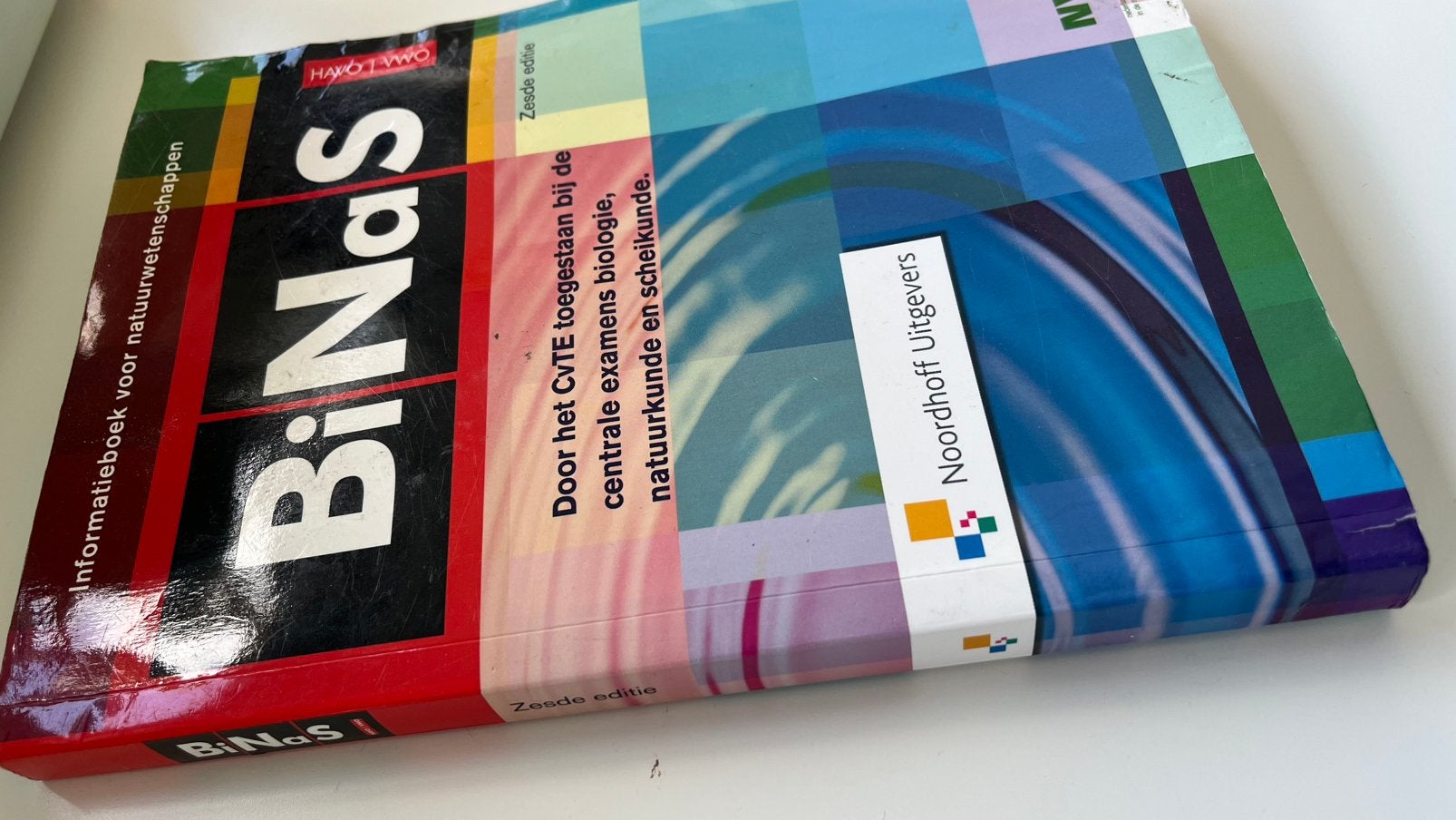 Binas Zesde editie, Boeken, Ophalen of Verzenden, Gelezen, Natuurwetenschap
