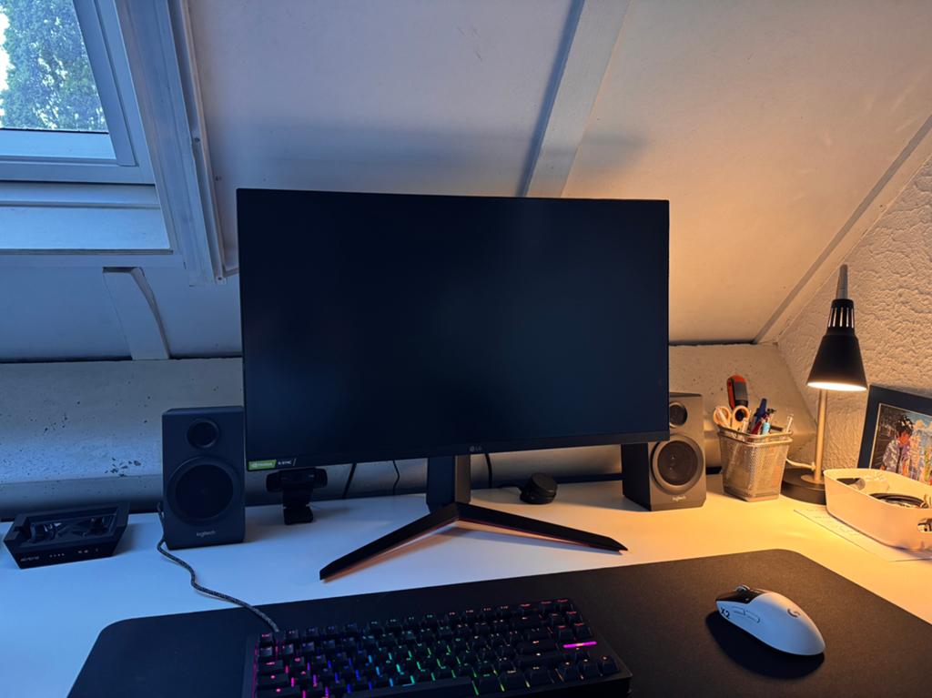 LG UltraGear 27GN850-B Zwart, Gaming, IPS, Kantelbaar, 101 t/m 150 Hz