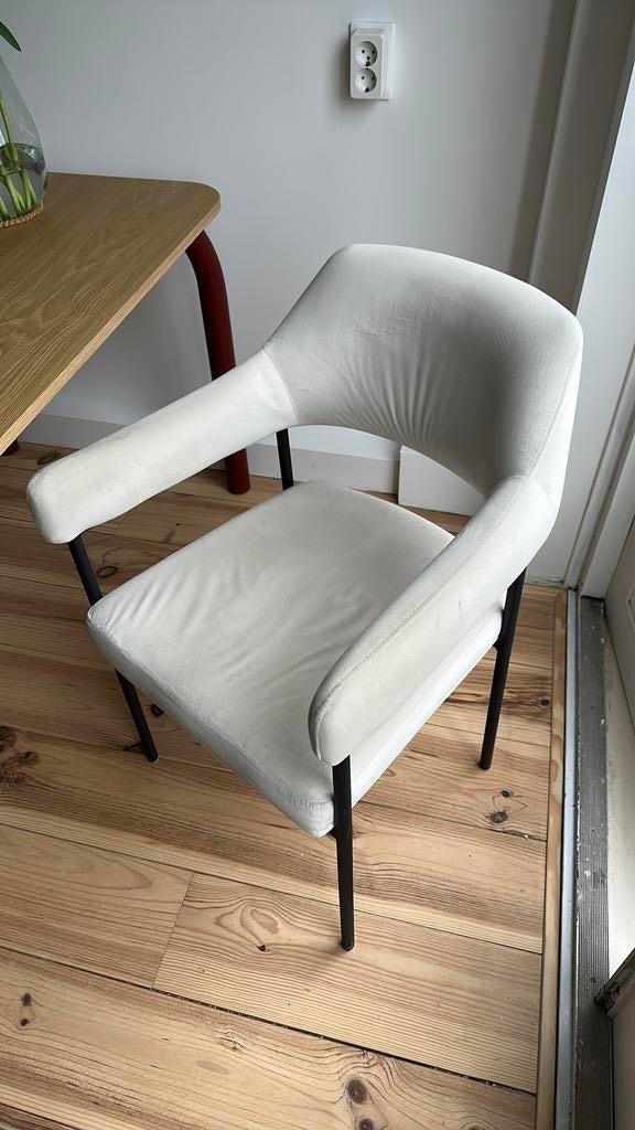 4 witte moderne stoelen, Huis en Inrichting, Fauteuils, Zo goed als nieuw, 50 tot 75 cm, 75 tot 100 cm, Ophalen