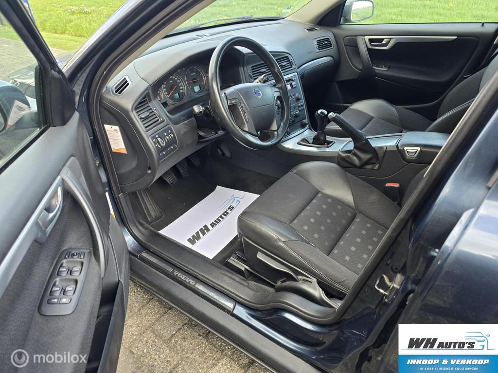 Volvo V70 2.4D Momentum rijdt goed!, Auto's, Volvo, Voorwielaandrijving, 15 km/l, 1535 kg, Blauw