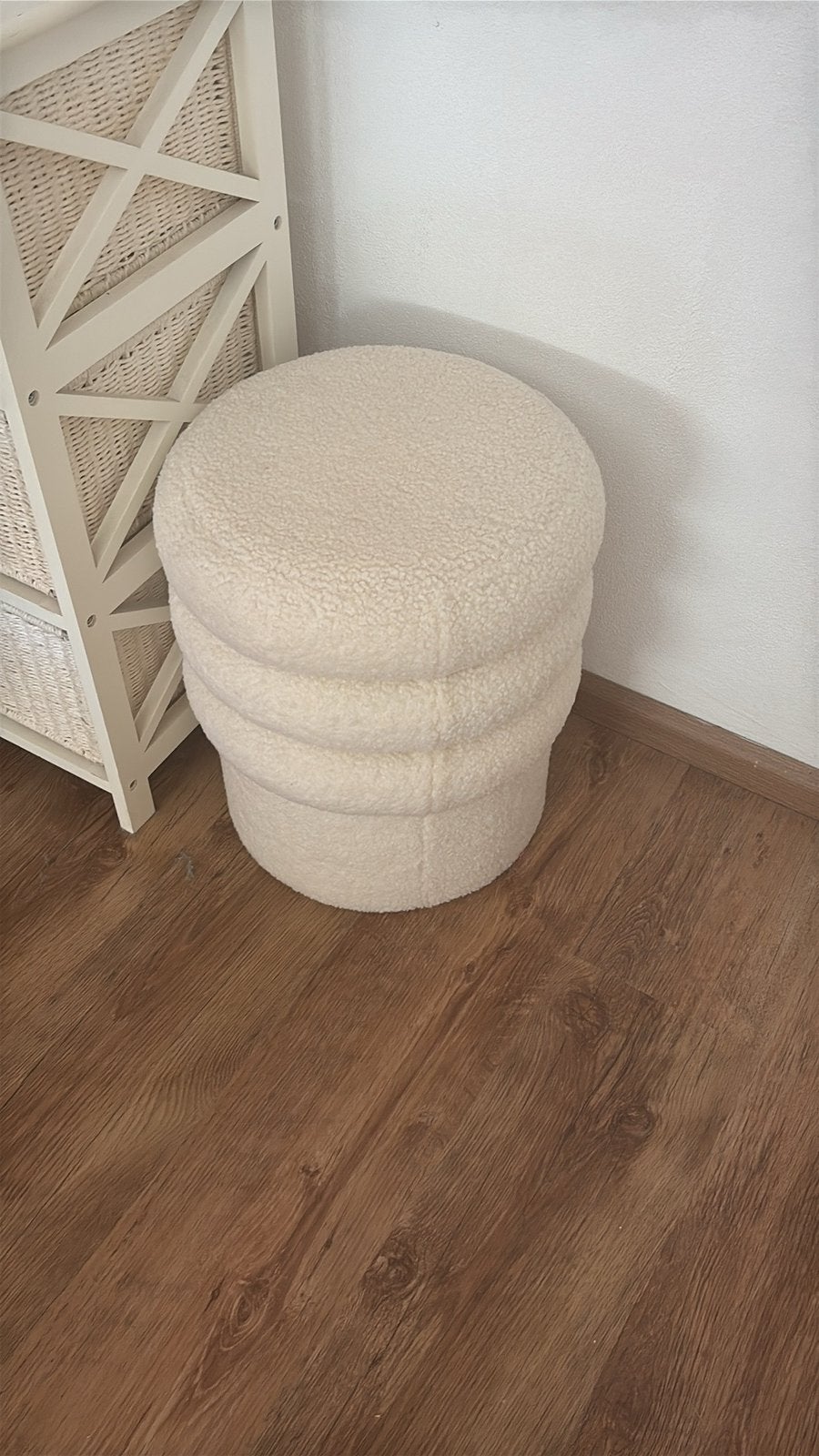 Creme kleurige poef, Ophalen, Zo goed als nieuw, Rond, Minder dan 50 cm