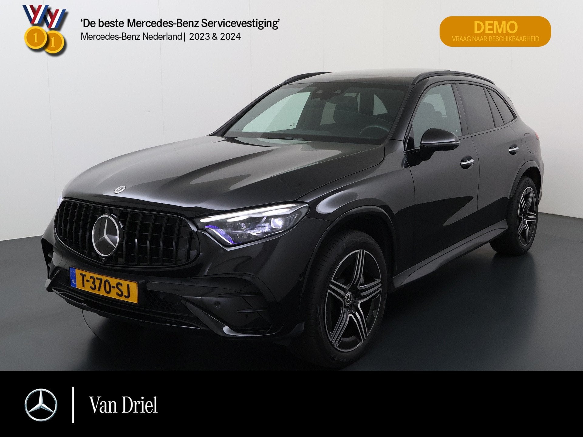Mercedes-Benz GLC GLC 300 e 4MATIC AMG Line Night | Panorama, 12 maanden, Gebruikt, Zwart, 4 cilinders
