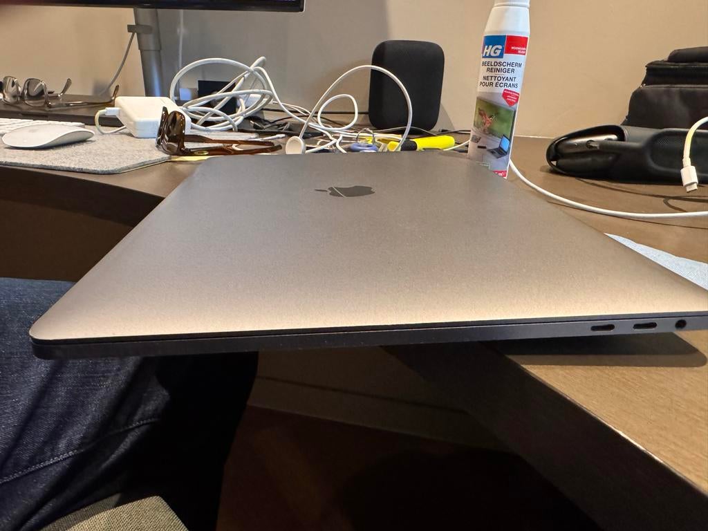 MacBook Pro 15-inch (2019) - Snel, batterij defect, Computers en Software, Apple Macbooks, 1 TB of meer, Gebruikt, 2 tot 3 Ghz